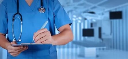 Bacaklardaki varisli damarları tedavi eden doktor